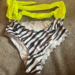 🍀5/$25🍀 size small bikini‎ bottoms